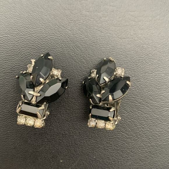 Vintage Silver Tone Black And Clear rhinestone clip on earrings - Picture 2 of 5